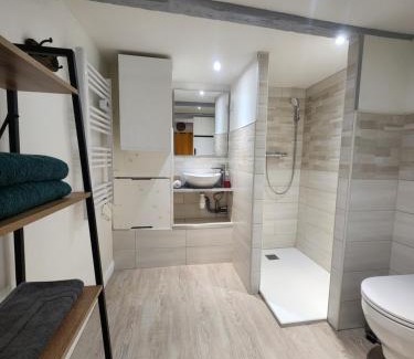 Grasse Apartment | Parfum mimosa