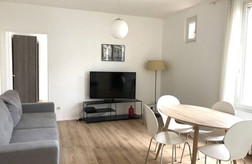 12th Arrondissement Apartment | Paris-12, Metro Bel-air, Superb contemporary 41m2 one bedroom apartment