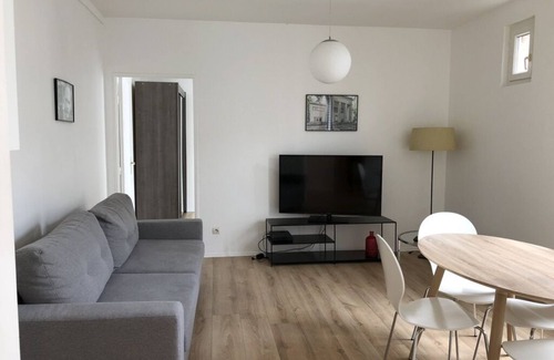 12th Arrondissement Apartment | Paris-12, Metro Bel-air, Superb contemporary 41m2 one bedroom apartment