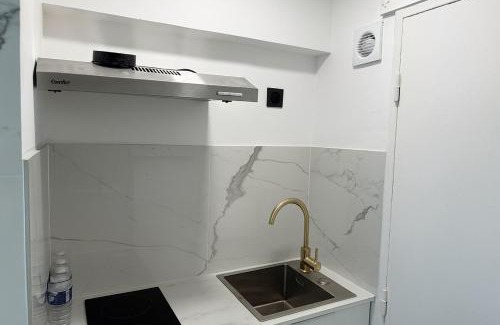 Auteuil Apartment | Paris 16, Lux Studio - Steps from metro 9!