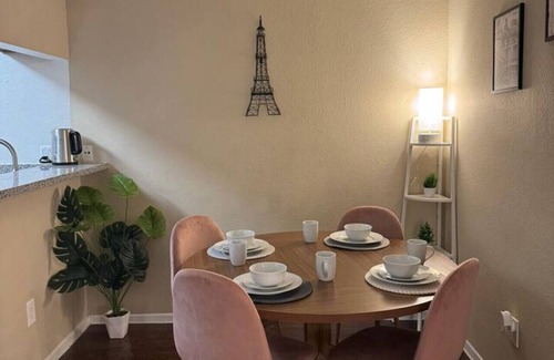 Astrodome Apartment | Paris Balcony by Medical Center & NRG Stadium!