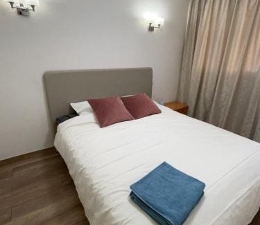 La Villette House | Paris chambre luxe -opéra 15mins-chambre avec salle de bain commune