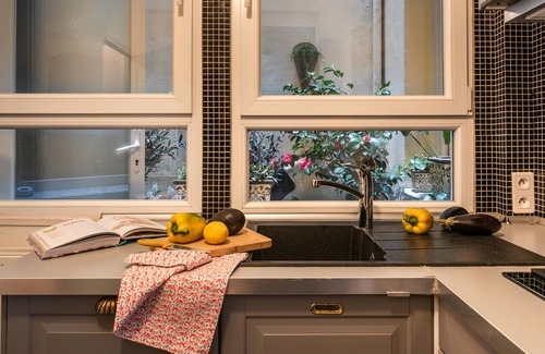 Bonne-Nouvelle Apartment | PARIS HISTORIC