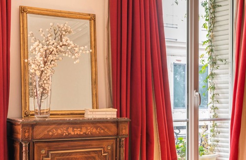 Bonne-Nouvelle Apartment | PARIS HISTORIC