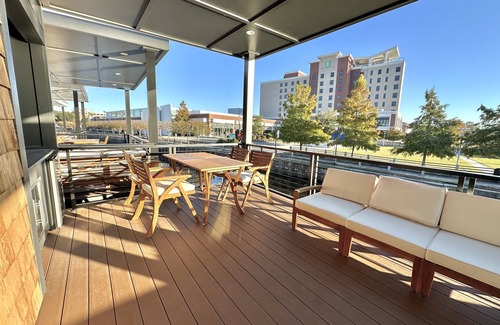 Wilmington Historic District Apartment | Paris @ The Cove Riverwalk Villas