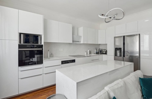 17th Arrondissement Apartment | Parisian elegance near the Champs-Élysées