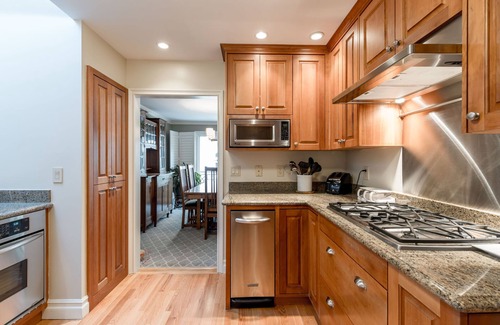 Pacific Heights Condo | Parisian Living in Pacific Heights, Newly Renovated with Classic Charms