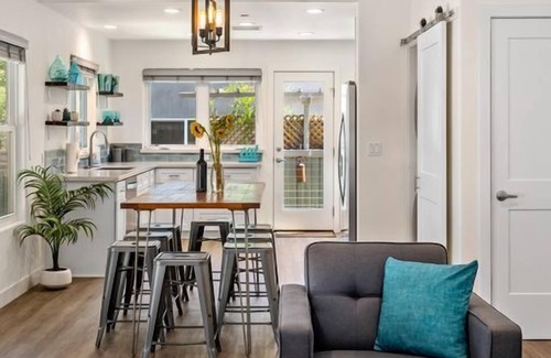 Paso Robles House | Park and 8th-Just 3 blocks to Downtown Paso!