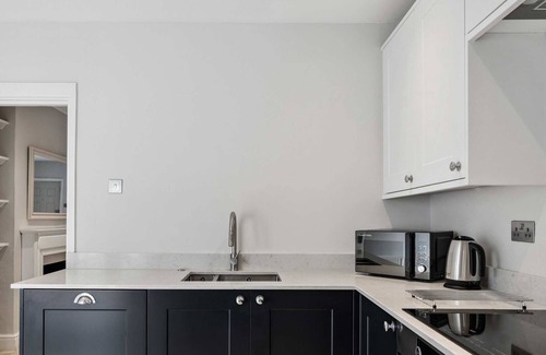 Henley House | Park House, Two Bed Henley Townhouse with Garden