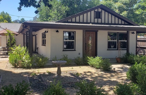 Paso Robles House | Park Place 3/3 Walkable to Downtown BBQ grill