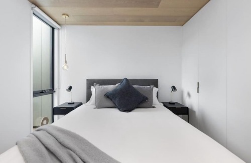 Ocean Grove House | Park Place Luxe - Stylish & Central Apartment