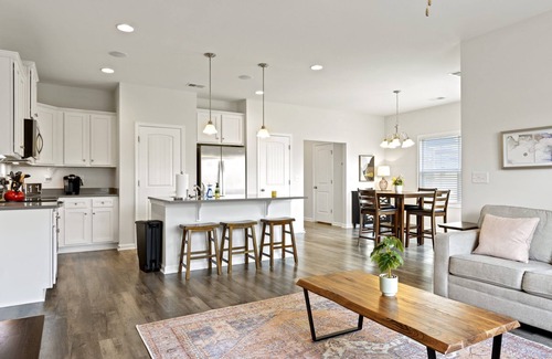 Greer House | Park Place Townes: Pet-Friendly Monthly Rental