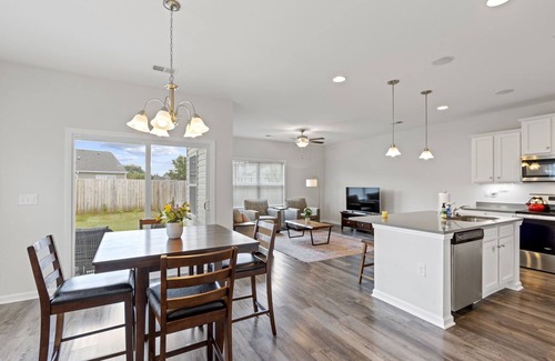 Greer House | Park Place Townes: Pet-Friendly Monthly Rental