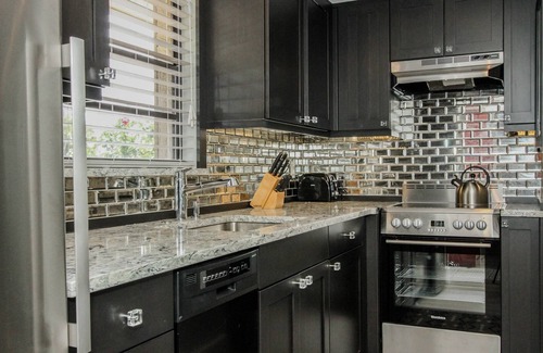 Park Shore Condo | Park Shore Resort-EXTENSIVE HIGH END LUXURIOUS RENOVATION! 1.25 Miles to Beach!