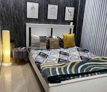 Phase I Apartment | Park Stay- Compact 1bhk Studio for Long Stays