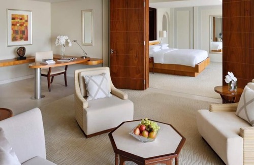 Deira House | Park Suite Room Near Dubai Creek Golf Club By Luxury Bookings