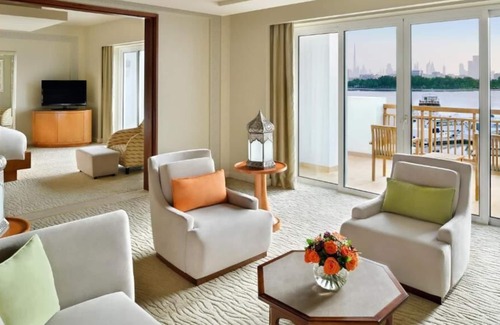 Deira House | Park Suite Room Near Dubai Creek Golf Club By Luxury Bookings