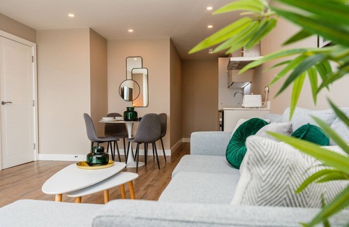 Hull Old Town Apartment | Park view Executive 2 Bedroom Apartment