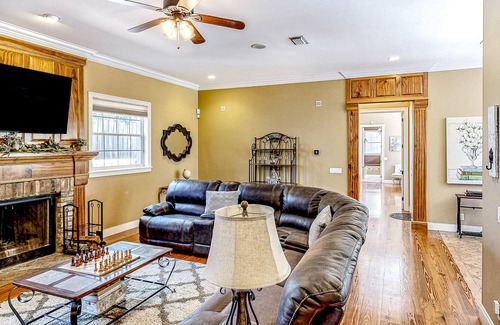 Historic District House | Parke Place | Estate in Ocala with a saltwater pool & guesthouse