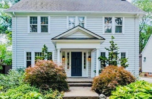 Cleveland House | Parker Lee Home-A Beautiful Retreat in a Busy City for the Professional Traveler