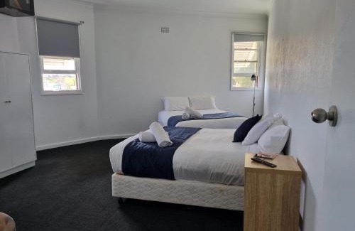 Parkes Hotel | Parkes Hotel