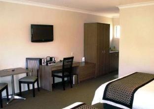 Parkes Hotel | Parkes International
