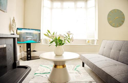 Darlington Apartment | Parkgate Central, Station & Town
