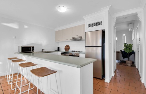 Wagga Wagga House | Parkham - CBD, Elegant Townhouse