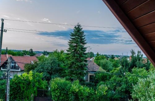 Erd Bed & Breakfast | Parkland Inn