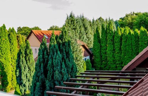 Erd Bed & Breakfast | Parkland Inn