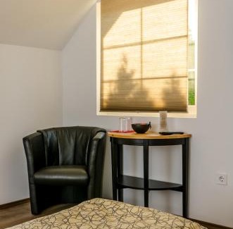 Erd Bed & Breakfast | Parkland Inn