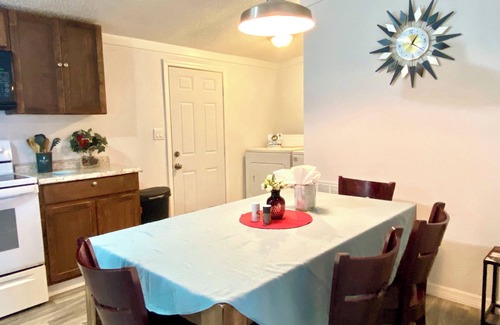 Fort White House | Parks, Springs, Nature getaway 3-bedroom mobile home WiFi, AC in l Fort White