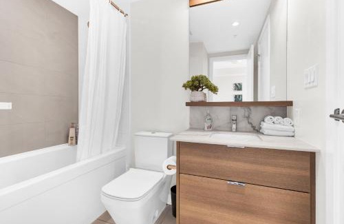 Bow Riverfront Apartment | Parkside at Waterfront in Downtown Calgary