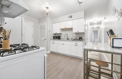 East Memphis House | Parkside & Broadview | Memphis Comfort in City Center