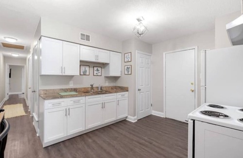 East Memphis House | Parkside & Broadview | Memphis Comfort in City Center