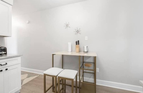 East Memphis House | Parkside & Broadview | Memphis Comfort in City Center