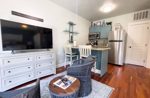 Jacksonville Apartment | Parkside Suite: Come explore!