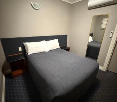 Orange Hotel | Parkview Hotel