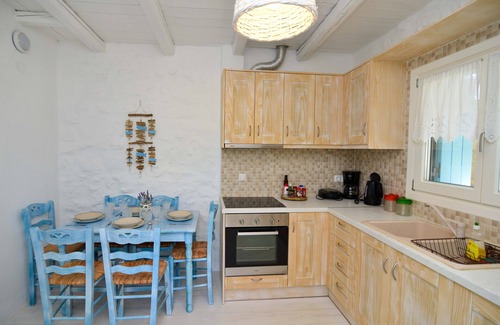 Parikia House | Paros Beach front cycladic house 4 min from port
