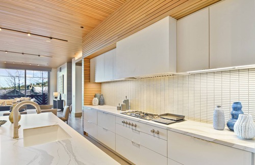 Empire Pass Condo | PARQ 1 AT EMPIRE PASS TALISKER CLUB ACCESS SKI IN/OUT POOL SPA DINING SKI VALET