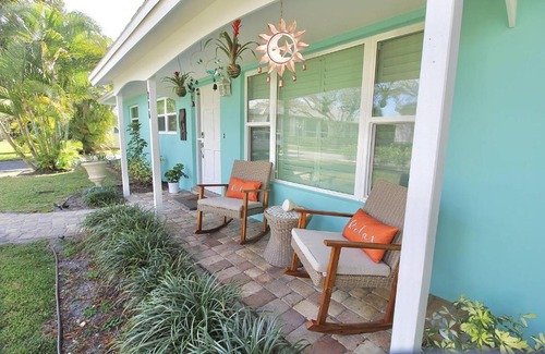 Stuart House | Parrot Head Tiki