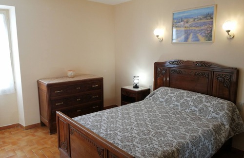 St.-Remy-de-Provence Other | Part of independent Mas