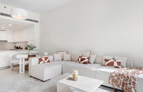 Al Safa Apartment | Partial Canal View 2BR plus Maid close to Safa Park