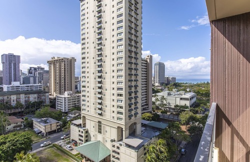 Waikiki Condo | Partial Ocean King Studio with Kitchenette, AC, and Free WIFI!