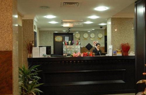 Al Muraqqabat Apartment | Partition Rooms in Hotel Apartment