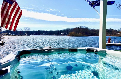 La Porte House | "Party on Pine" Pontoon & HotTub