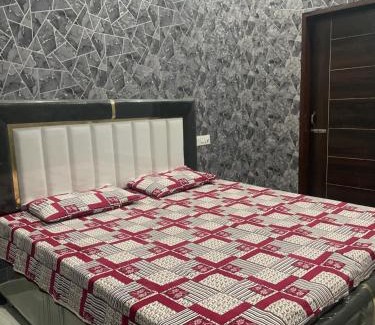 Kharar Hotel | Parveen Guest House