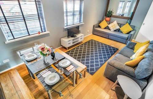 Belfast City Centre Apartment | Pass the Keys - 2BR Luxury Apartment with Jacuzzi Bath