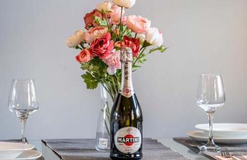 Belfast City Centre Apartment | Pass the Keys - 2BR Luxury Apartment with Jacuzzi Bath