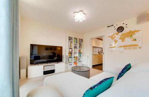 Trumpington House | Pass the Keys 53 Austin Drive · Modern Townhouse near Addenbrookes Own Parking